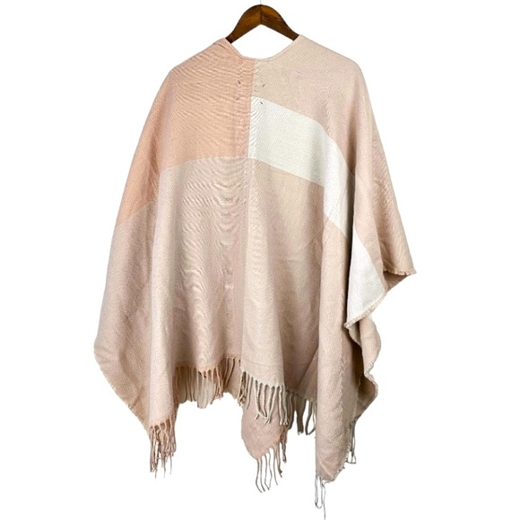 Soia & kyo wrap with fringe. - Picture 2 of 7